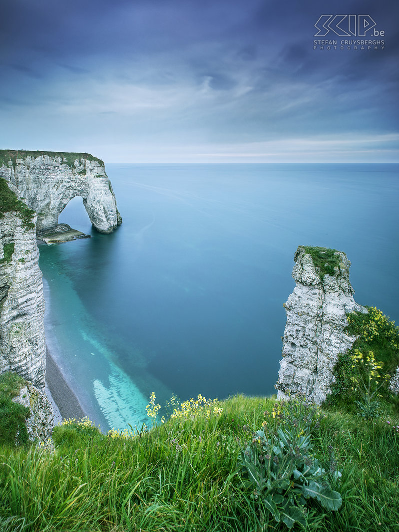 Kust Normandië en Nieuwpoort - Étretat Foto's van een fotografie weekendje aan de kust van Normandië met zijn indrukwekkende kliffen en pittoreske vuurtorens. Onze uitstap eindigde met een mooie zonsondergang en het blauwe uur in Nieuwpoort. Stefan Cruysberghs